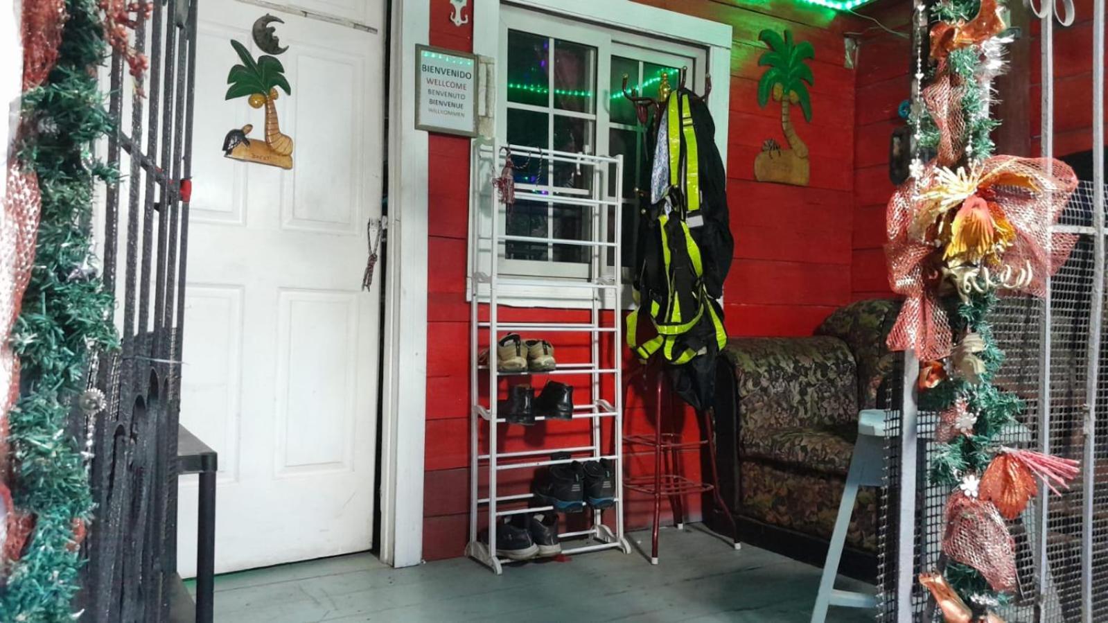 Hostal Cafe Axel Bocas del Toro Exterior photo