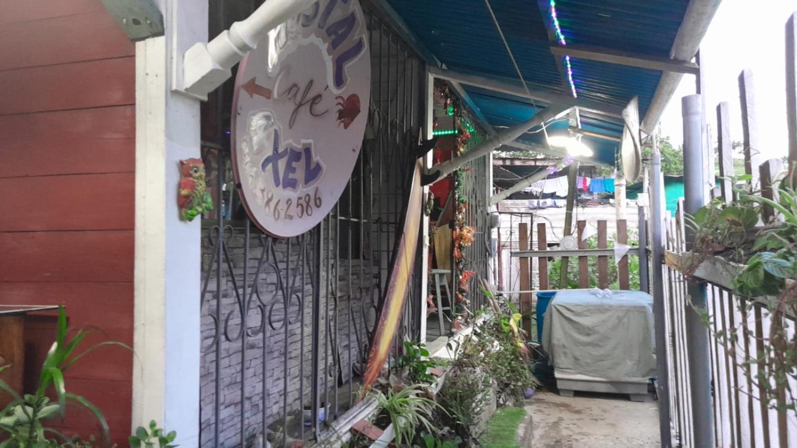 Hostal Cafe Axel Bocas del Toro Exterior photo